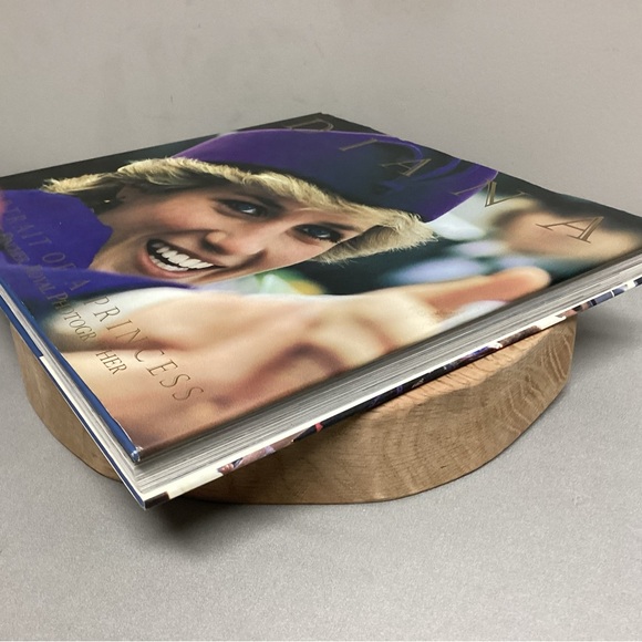 🟣 Diana - Portrait Of A Princess by Jayne Fincher, Royal Photographer - Awesome - Picture 4 of 16